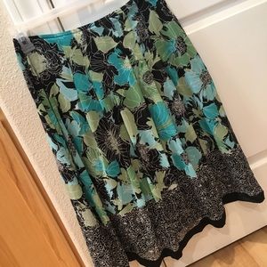 🦋Floral mid-length Skirt